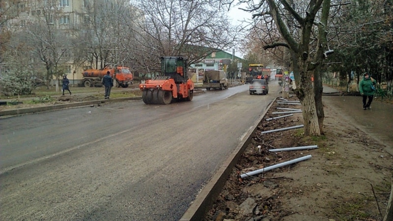 В Симферополе временно перекрыли движение по одной из улиц из-за ремонта – власти